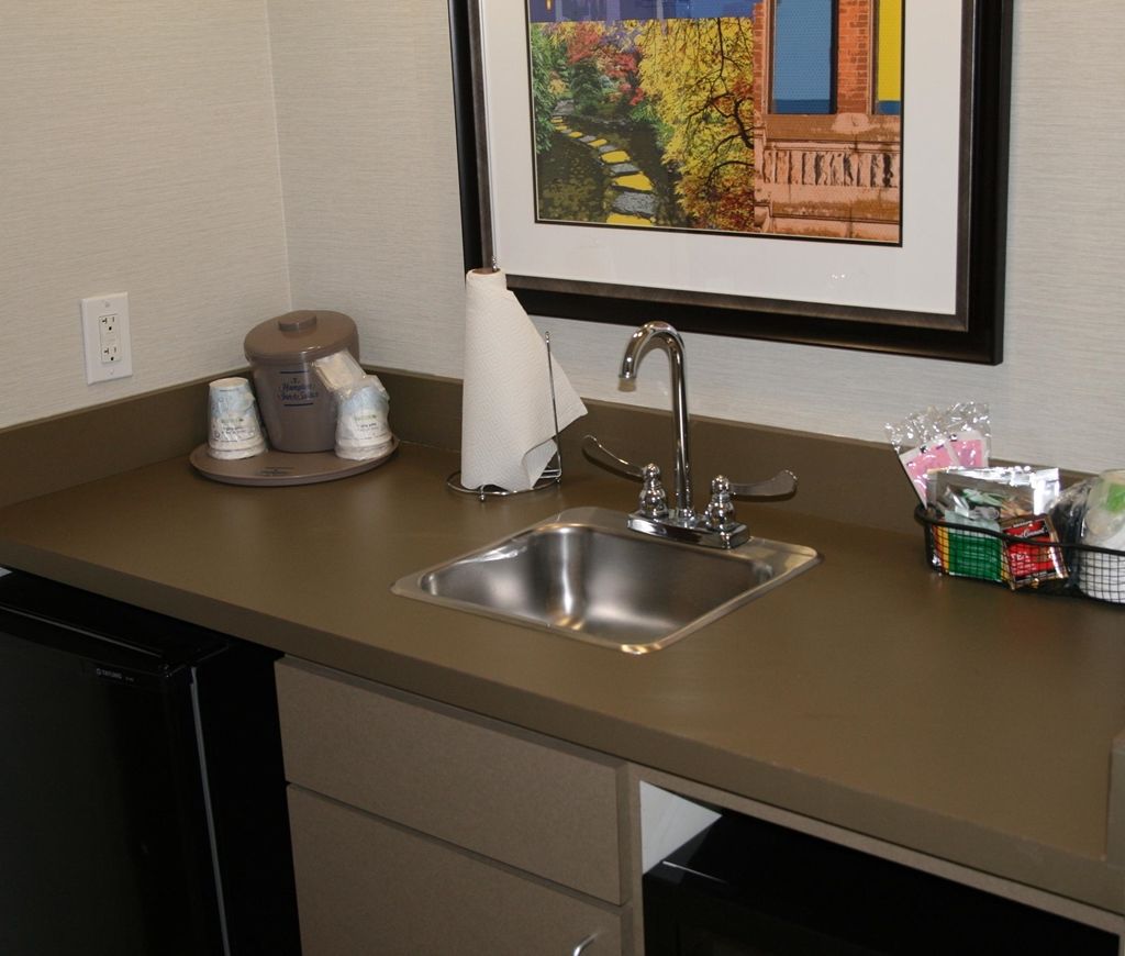Hampton Inn & Suites Columbus Хиллиард Номер фото