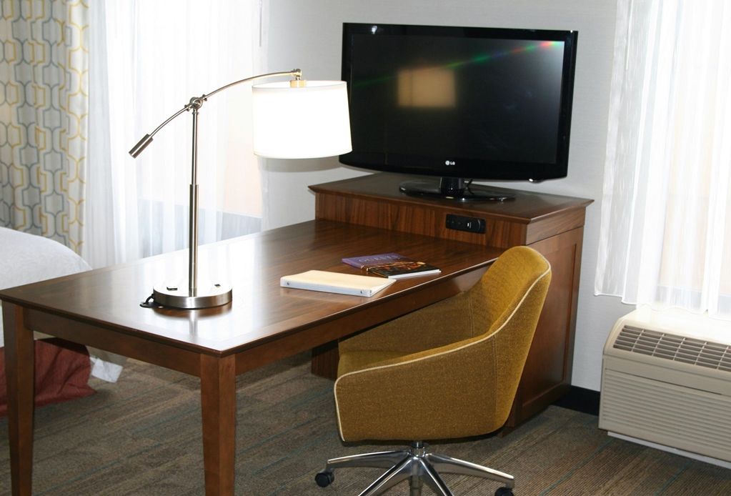 Hampton Inn & Suites Columbus Хиллиард Номер фото