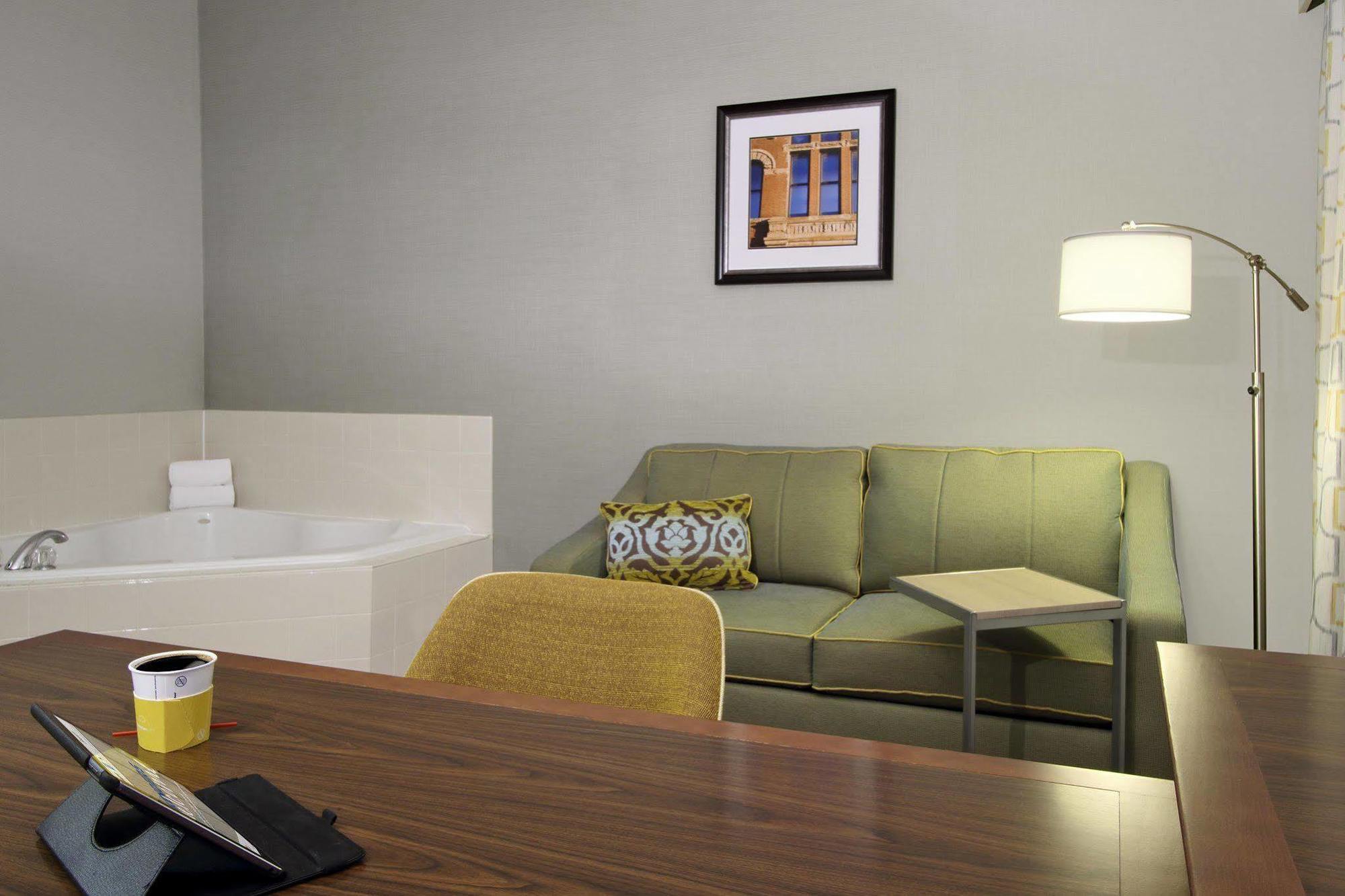 Hampton Inn & Suites Columbus Хиллиард Экстерьер фото